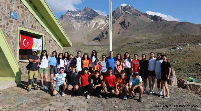 Hacılar'ın zirvesinde azim, dayanışma ve doğa sevgisi buluştu