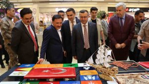 Hükümlü ve tutukluların el emekleri sergilendi