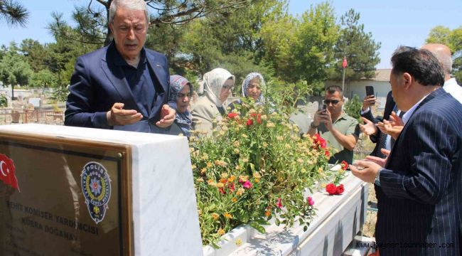 Hulusi Akar: "El birliğiyle çalışarak Terörsüz Türkiye'yi hep beraber inşa edeceğiz"