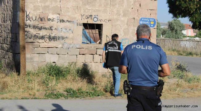 Husumetli iki grup arasında bıçaklı kavga: 1'i ağır 4 yaralı