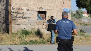 Husumetli iki grup arasında bıçaklı kavga: 1'i ağır 4 yaralı
