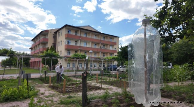 Huzurevi'ndeki yaşlı çınarlar; hobi bahçesi ile toprakları yeşertiyor