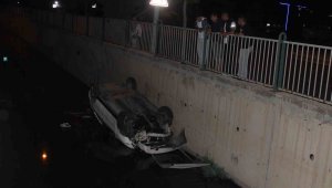 Kontrolden çıkan otomobil kanala düştü: 1 yaralı