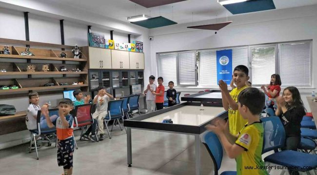 Talas Belediyesi'nden geleceğin teknoloji yıldızlarına yaz desteği