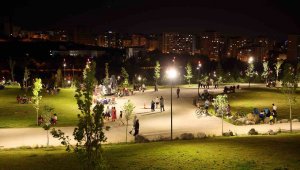 Talas'ta millet, daha açılmadan bahçesine akın etti