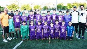 U11 Liginde Kayseri şampiyonu Zeki Akparlar FK
