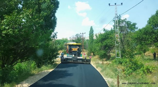 Akkışla'da sıcak asfalt çalışması