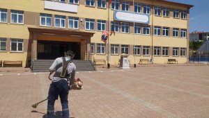 Başkan Özdoğan: "Çocuklarımız yeni döneme tertemiz okullarda başlayacak"