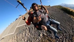 Havada korku dolu anlar, ip düğümlendi, pilotun sakinliği faciayı önledi