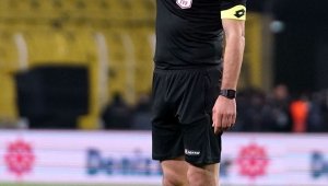 Kocaelispor - Kayserispor maçının VAR'ı Ümit Öztürk oldu