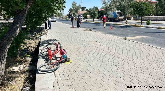 Otomobilin çarptığı bisiklet sürücüsü yaşamını yitirdi