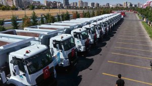 Başkan Büyükkılıç: "Başkaları sanatçılara harcar, bizimkiler de şehrimizde hizmette harcarlar"