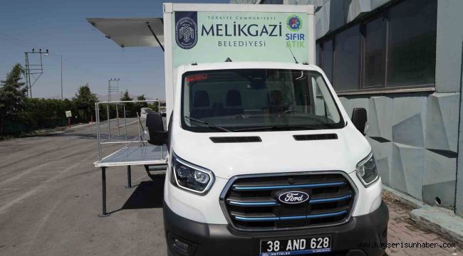 Başkan Palancıoğlu'ndan Sıfır Atık Projesine Yeni Uygulama: mobil sıfır atık toplama ve eğitim aracı