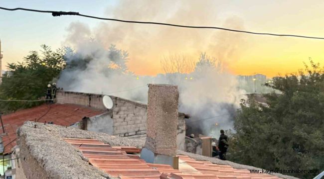 Çardakta çıkan yangın eve sıçradı, anneannenin dikkati torunları kurtardı