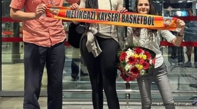 Charli Collier, Kayseri'ye geldi