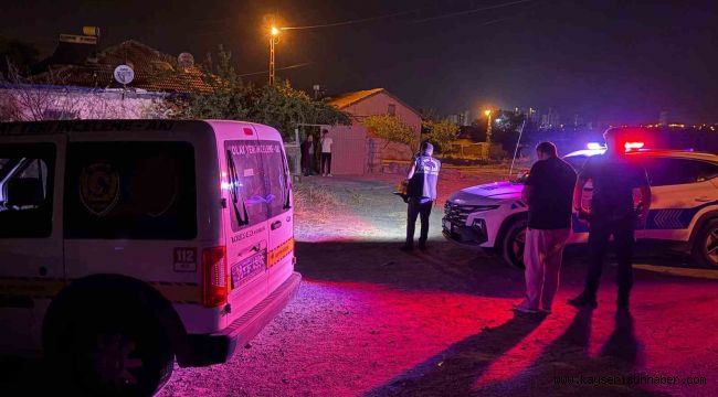 Çocuk yüzünden çıkan kavgada komşunu bıçakladı: 1 ağır yaralı