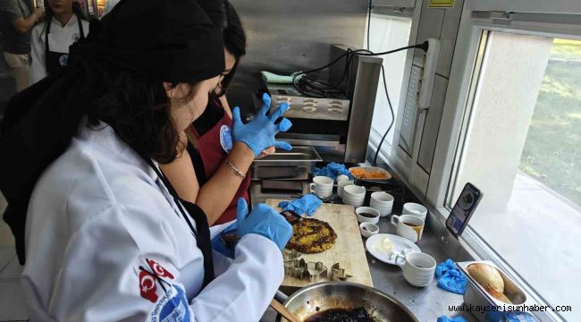 ERÜ Gastronomi Bölümü'nde dersler yemek yarışması ile başladı