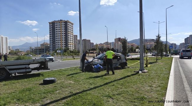 Kayseri'de otomobiller çarpıştı: 2 ölü, 2 yaralı