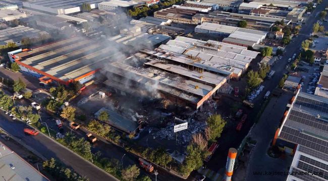 Kayseri'deki fabrika yangınına 94 araç 12 iş makinesi müdahale etti