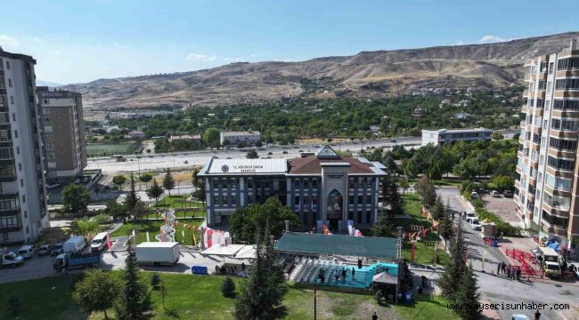 Kocasinan İlçe Halk Kütüphanesi'ne coşkulu açılış