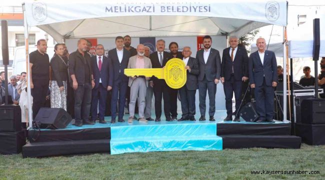 Melikgazi Belediyesi Battalgazi'de 300 daire teslimi ve kura töreni gerçekleştirdi