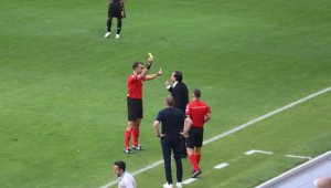 Muhammed Türkmen yine kırmızı kart gördü