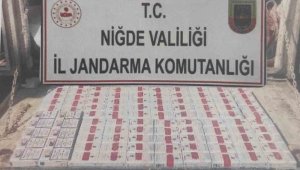 Niğde'de yol kontrolünde 370 paket kaçak sigara ele geçirildi