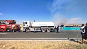 Şoför yan yatıp yanan tırdan atlayarak kurtuldu