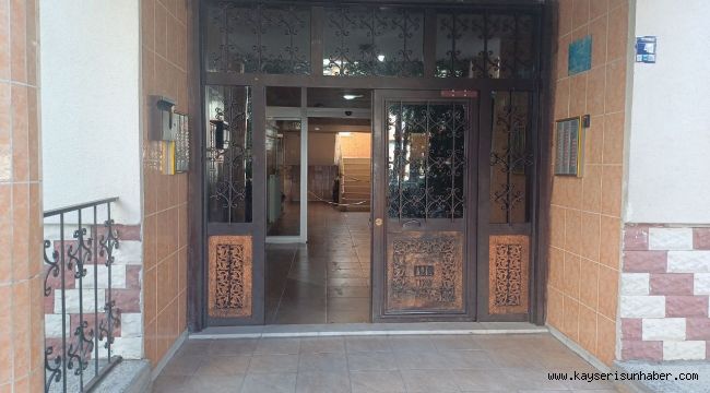 Tartıştığı bina görevlisini defalarca bıçakladı