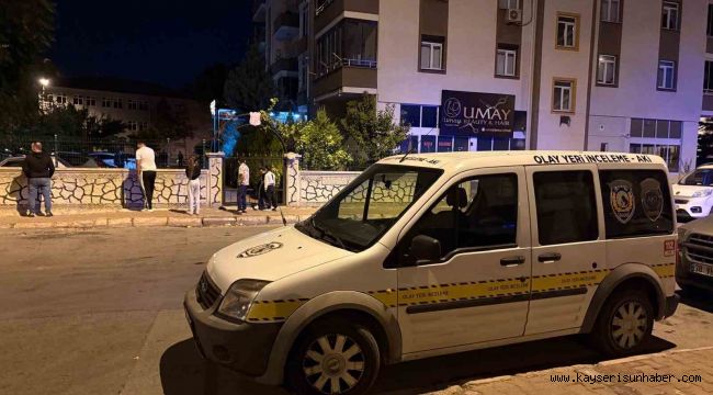 3 ay önce babası ölü bulunan genç intihar etti