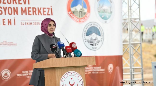 Bakan Göktaş: "Toplumun kökleri, büyüklerine gösterdiği hürmetle güçlenir"