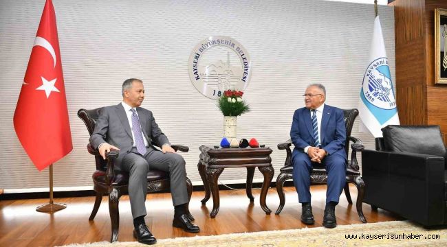 Bakan Yerlikaya'dan Başkan Büyükkılıç'a 'örnek belediyecilik' övgüsü