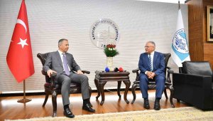 Bakan Yerlikaya'dan Başkan Büyükkılıç'a 'örnek belediyecilik' övgüsü