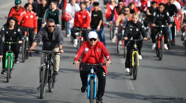 Başkan Büyükkılıç, 'Cumhuriyetin Gücüyle Pedallıyoruz' etkinliğine katıldı
