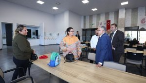 Başkan Büyükkılıç; Engelsiz Yaşam Merkezi'ni ziyaret etti