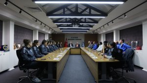 Başkan Büyükkılıç; Melikgazi Kayseri Kadın Basketbol Takımı'nı ağırladı