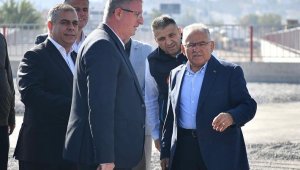 Başkan Büyükkılıç'tan 29 Ekim'de açılması planlanan kavşağa yakın takip