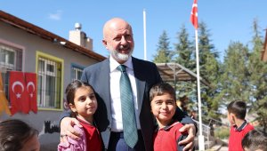 Başkan Çolakbayrakdar, Mahzeminli çocuklarla 'Bir Dilim Mutluluk'ta buluştu