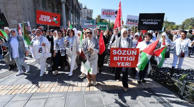 Büyükkılıç, eşi ile birlikte Gazze İçin Sessiz Çığlık Programına katıldı