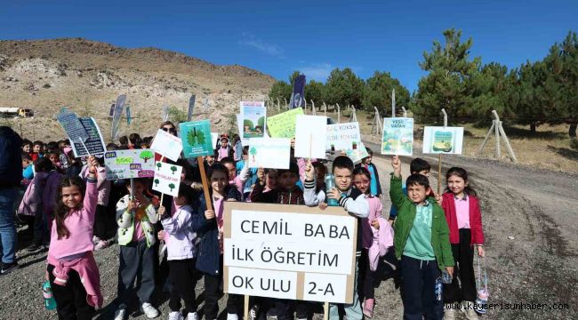 Büyükşehirin Yeşil Vatan Seferberliği'nde 3 bin fidan daha toprakla buluştu