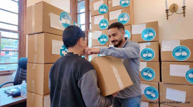 Çocuklar üşümesin kampanyasında 500 çocuk giydirildi