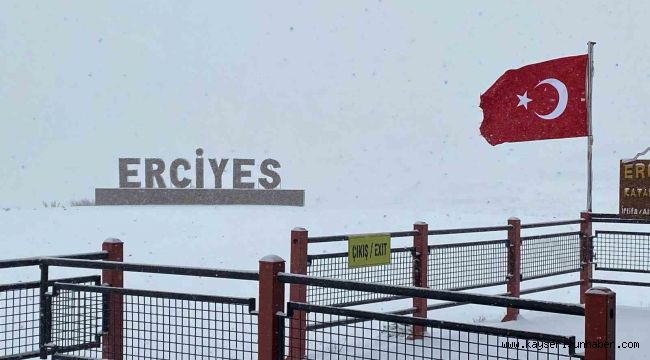 Erciyes beyaza büründü