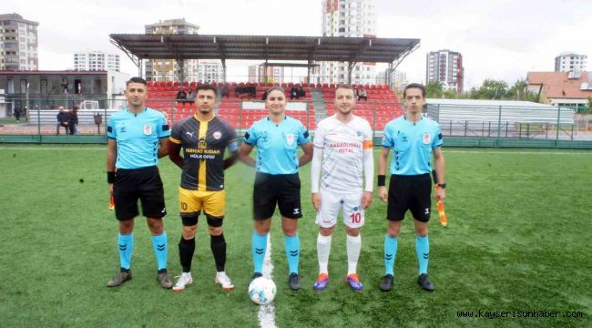 Gol düellosu Erciyes Esen Makina FK'nin