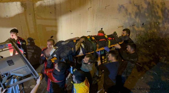 Kayseri'de kamyonet kanala uçtu: 1'i ağır 2 yaralı