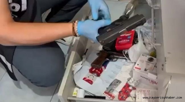 Kayseri'de ruhsatsız silah operasyonu: 3 gözaltı