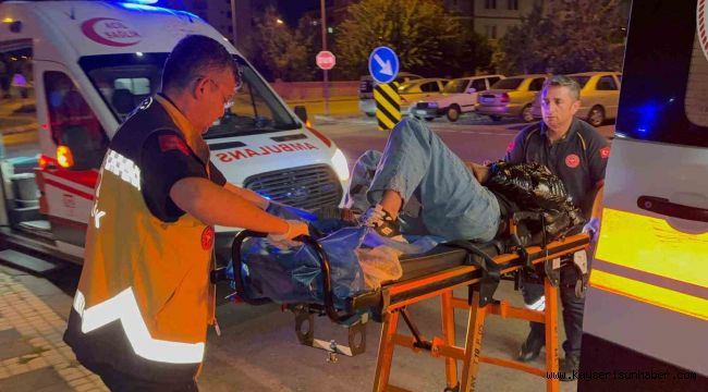 Parkta bıçaklı kavga: 2 yaralı