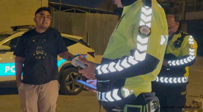 Plakasız trafiğe çıkan sürücü 'dur' ihtarına uymadı: 17 bin 879 TL para cezası yazıldı