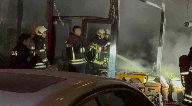 Restoranda çıkan yangın korkuttu