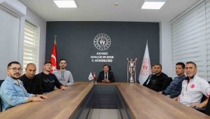 Sesi gören şampiyonlardan Kabakcı'ya ziyaret