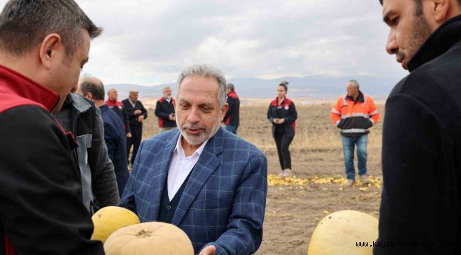 Türkiye Birincisi olan Talaslı çiftçilere Başkan Yalçın'dan tebrik